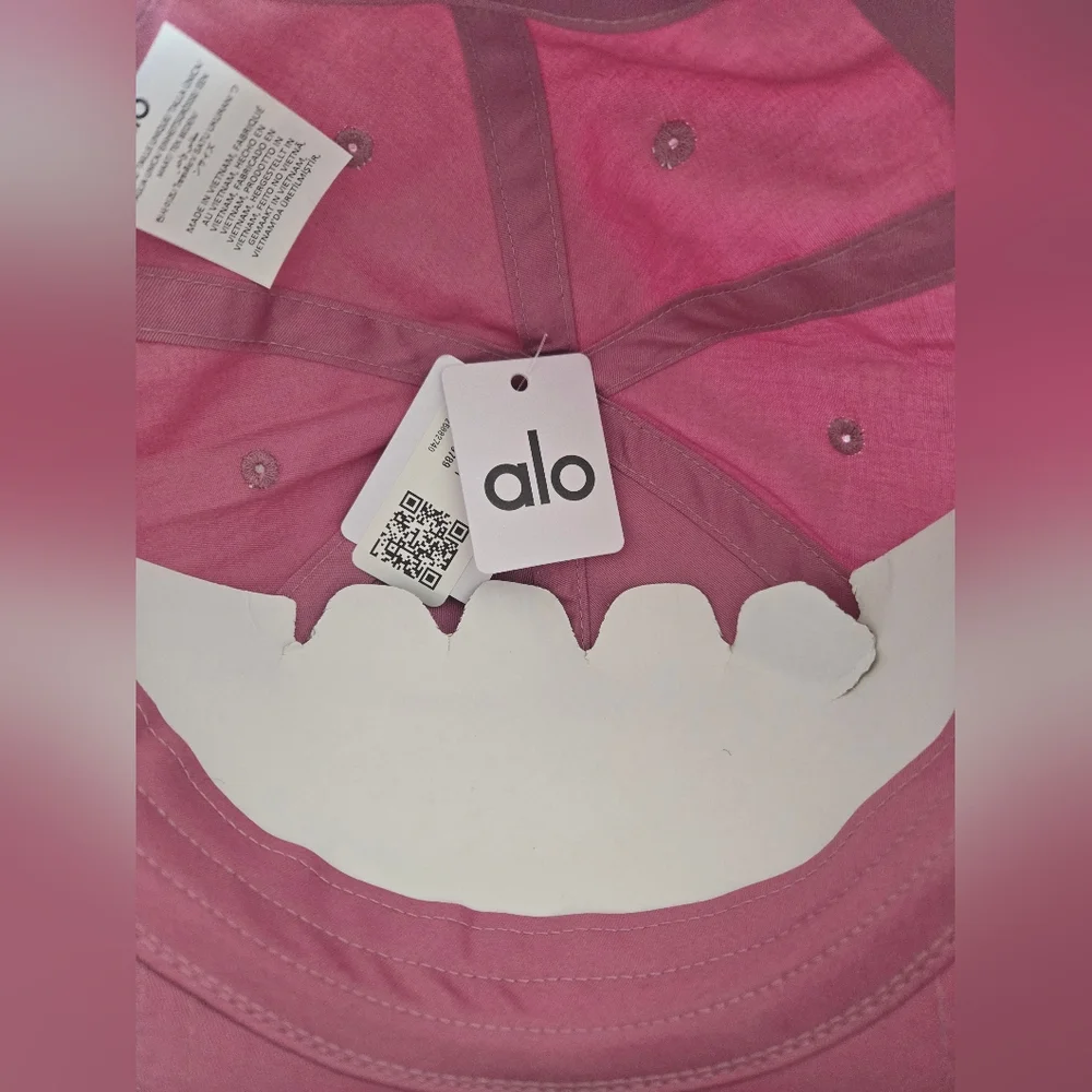 Alo Yoga Off-Duty Cap - Picture 3 of 3